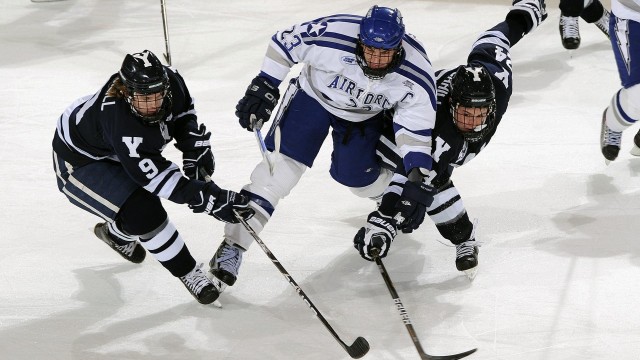 九游下载中心-“安赫尔·巴尔博萨的进攻组合与防守调整，助力美洲狮队迎接更强挑战”