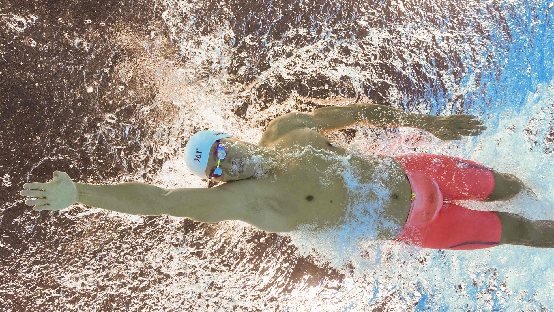 “埃尔斯·霍斯特:南非队不可或缺的防守核心”