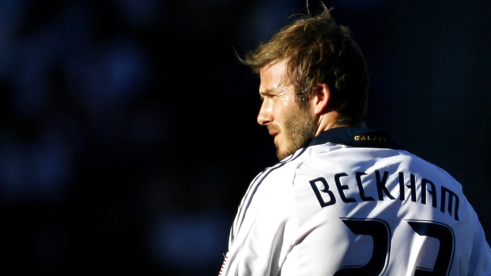 九游官网-世界杯绝佳瞬间：令人动容的高光时刻集锦，世界杯经典镜头